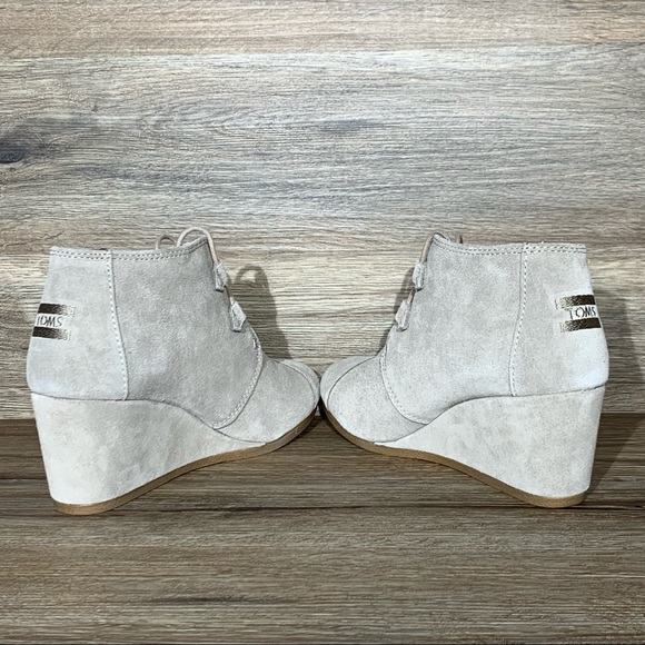 Toms Kala Desert Wedge Taupe Suede Booties - Picture 5 of 8